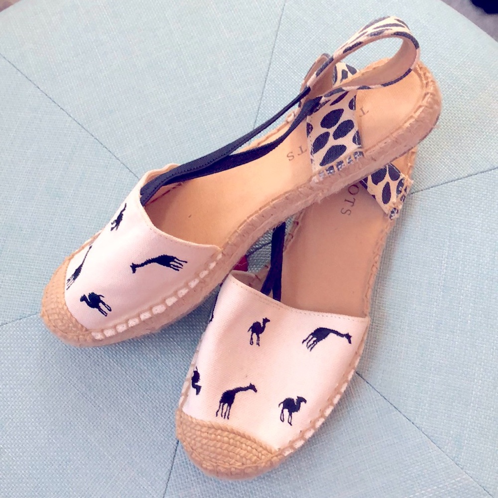 Talbots Giraffe Espadrilles - Picture 1 of 3